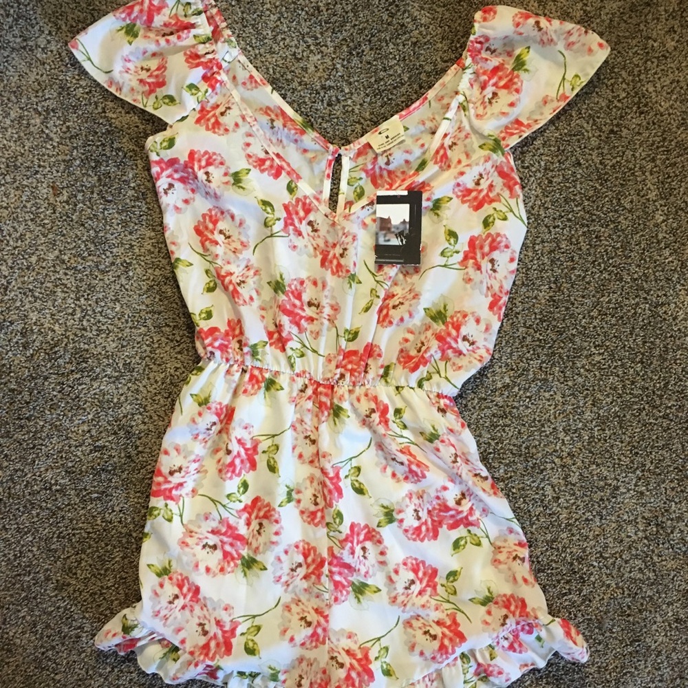 NWT Urban Outfitters UO Pins and Needles Floral Romper Women's MED